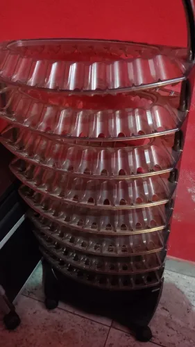 Expositor de esmalte com 8 bandejas