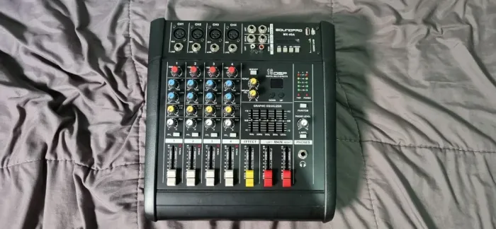 Mesa de Som Amplificada Soundpro MX-40A 400W - Bivolt Manual