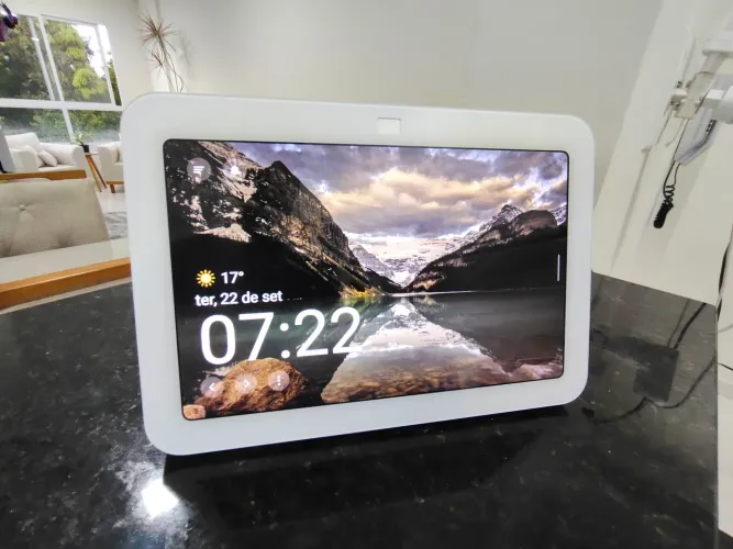 Alexa Amazon echo show 8 na cor branca