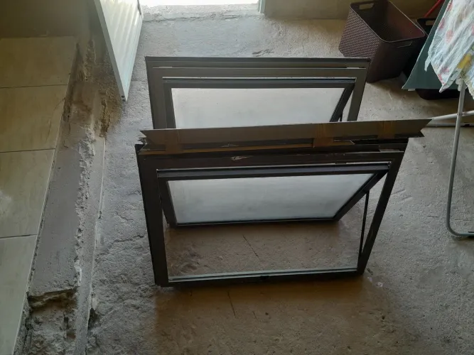 Basculas de banheiro ou área de serviço alumínio verdeador tamanho 80x80 