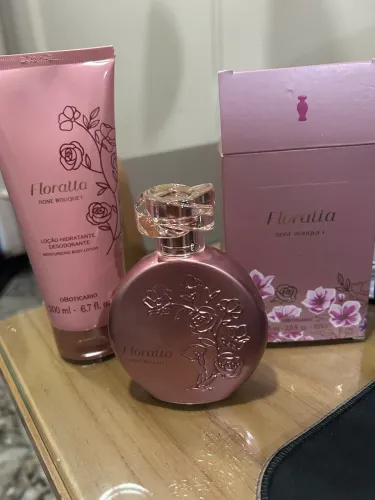 Perfume e hidratante usados apenas 1 vez 