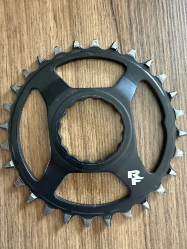 Coroa RACEFACE 28T