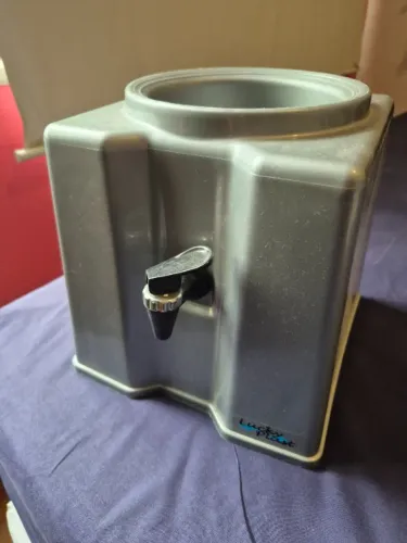 Suporte plástico de galão água