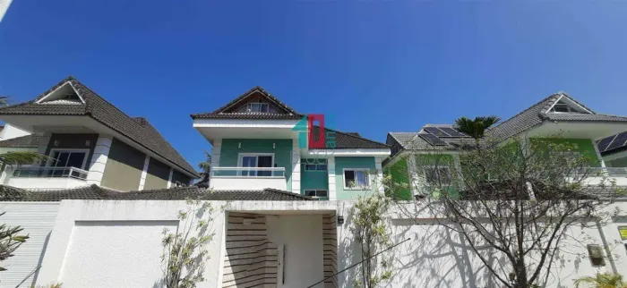 Recreio dos Bandeirantes | Casa de Condomínio 4 quartos, sendo 4 suites
