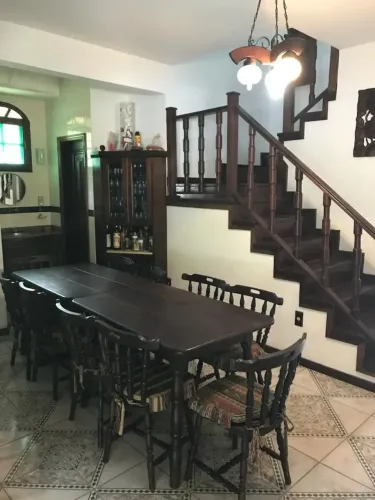 CASA EM CONDOMINIO / AREAL