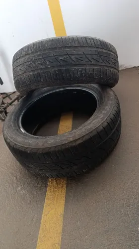 Dois pneus 205/55R16 Firestone - 70% 