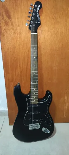 Guitarra Benson All Black Tuner + Amplificador Strinberg SG15 + Capa