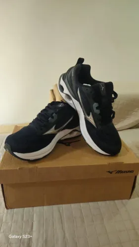 Tênis Mizuno Wave Dynasty 7