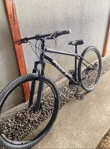 Bicicleta aro 29 com 21 marcha. Nova, lacrada