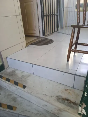 Excelente apartamento reformado a 200 metros pra a praia. Oportunidade!