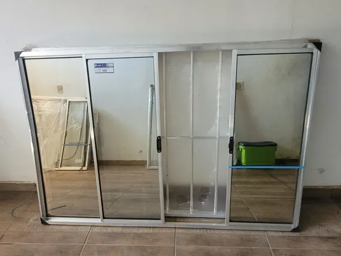 JANELA 100X150 4 FOLHAS ESPELHADA