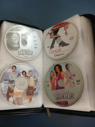 VENDO LOTE COM MAIS DE 300 DVD's - TÍTULOS DIVERSOS