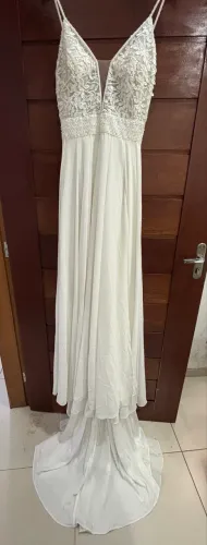 Conjunto para Noivos: Vestido de Noiva e Terno Masculino à Venda