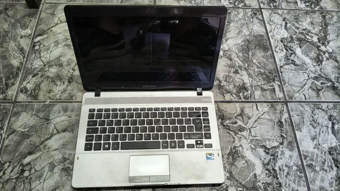 Notebook Samsung Celeron Modelo NP370E4K (Peças)
