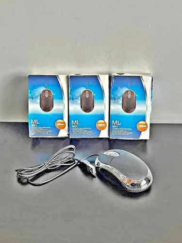 Mouse com fio Usb Novo R$10 · Em estoque