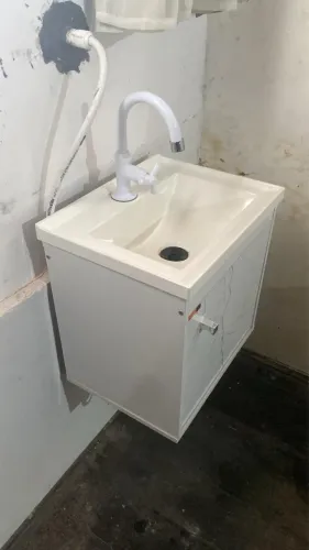 200 - Lavabo com espelho 