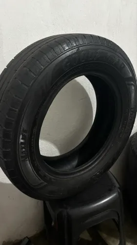 Vendo 1 pneu meia vida Goodyear aro 14/ 175/70