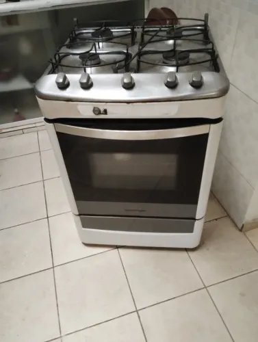 Fogão Brastemp Clean com Iluminação do forno (sem a tampa de vidro)