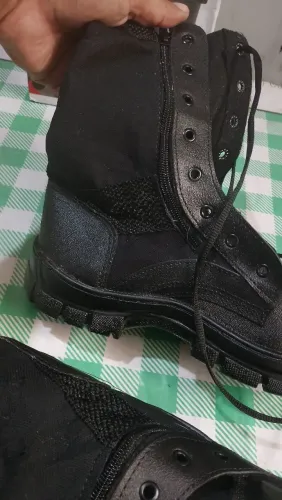 Coturno com ziper