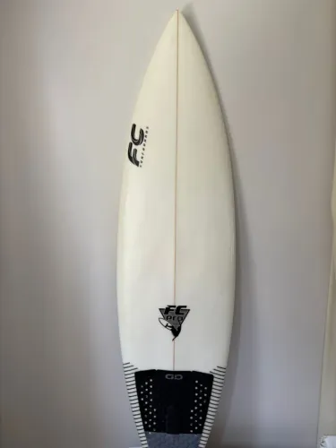 Prancha de surf FC Pro, 5'10, , 19" largura, 29,88 litros.