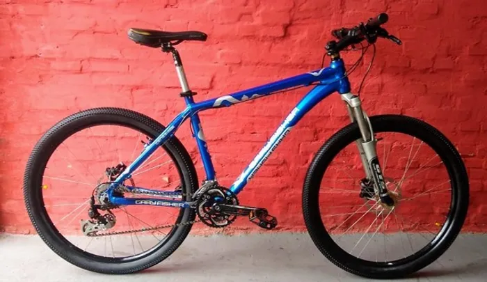 Bike Aro 26 Quadro 17,5 21 marchas Shimano Freio Hidráulico