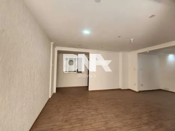 Apartamento - / Residencial / Copacabana