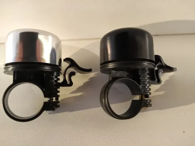 Campainha, buzina para bicicleta. Nas cores cromado e preto. Novas, lacradas. Posso instal
