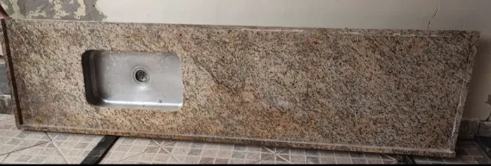 Bancada Granito 2,30m x 60cm. Cuba Inox embutida.