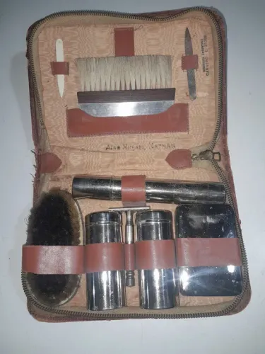 Kit de barbear vintage em couro