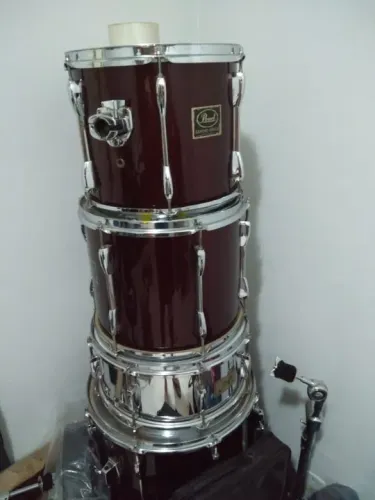 Bateria PEARL EXPORT. Com Ferragens e Pedal Duplo!!!
