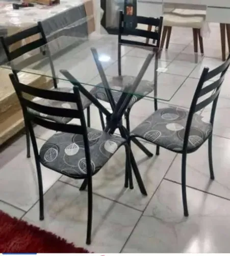 Mesa 4 Cadeiras Jorddan
