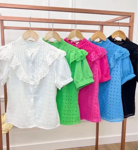 Blusa feminina com renda -