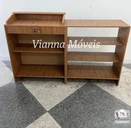 Balcão Caixa + 1 Balcão Vitrine - Amadeirado