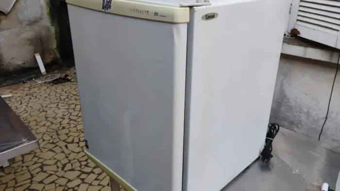 Frigobar Consul Compacto 80 