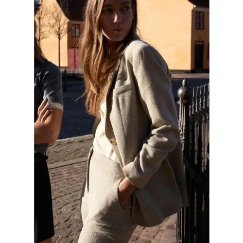 Blazer de lapela de manga comprida com ombreiras 