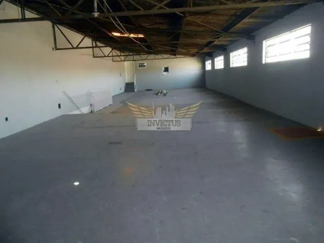 Galpão Comercial/Industrial para Comprar, 718m² - Campanário, Diadema/SP.
