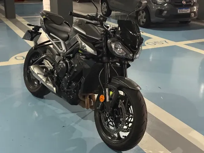 Triumph Street Triple 765 R único dono 