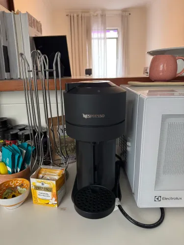 Máquina Nespresso vertus preta 