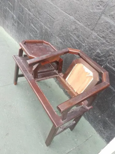Mesa antiga ,criado  mudo ,mesa de canto 