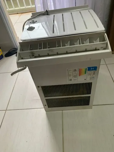 Ar-condicionado de Janela Springer Midea Mecânico Frio 7.500 BTU/h 127v