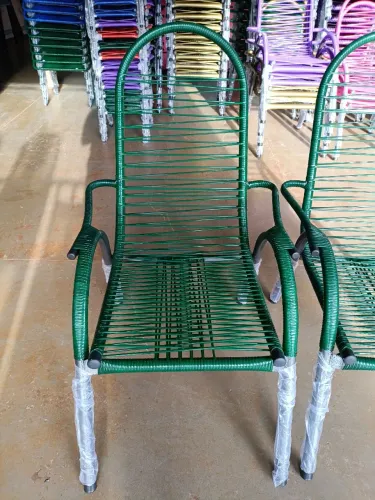 ? cadeiras de fio novas 