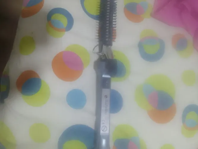 Modelador de cachos Babyliss novo. Trouxe da europa e nunca usei. Para voltagem 230