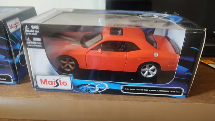 Vendo carrinho escala 1 por 24