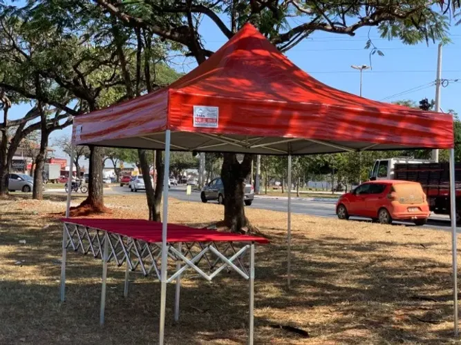 TENDA SANFONADA 3X3 NA LONA DE PVC EMBORRACHADA C\ BALCÃO E ESTEIRA DE 3MT