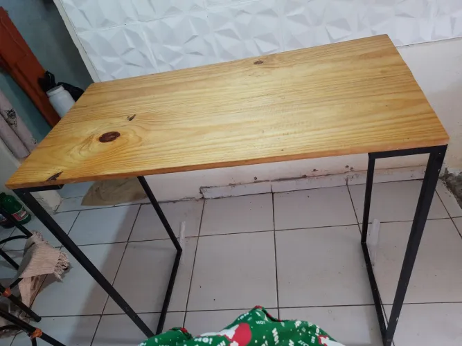 Bancada de pinus e metalon 100x100