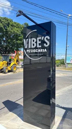 Totem de ACM (Usado/Bem Conservado)