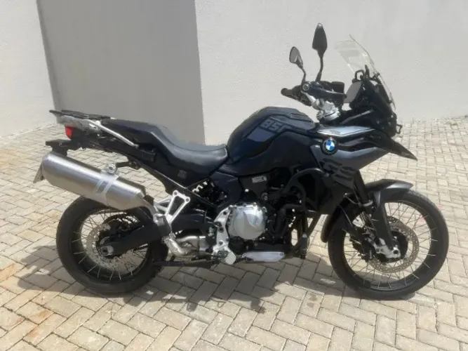 ? BMW F850GS Triple Black Premium 2022 - Completa e Impecável! ?