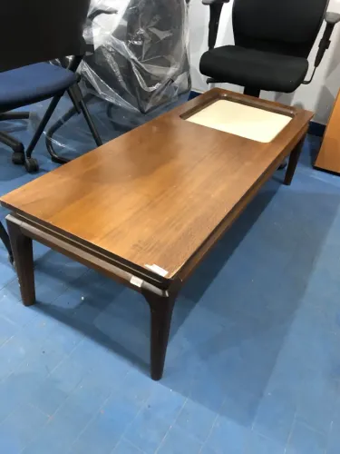 Mesa de centro em madeira | Design clássico