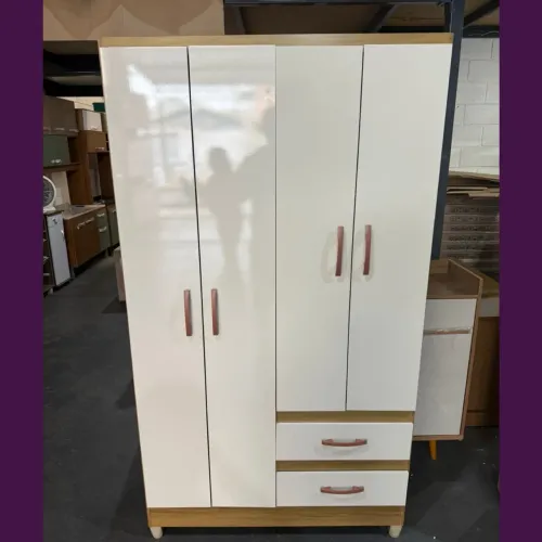 Guarda-Roupa 4 Portas com gavetas