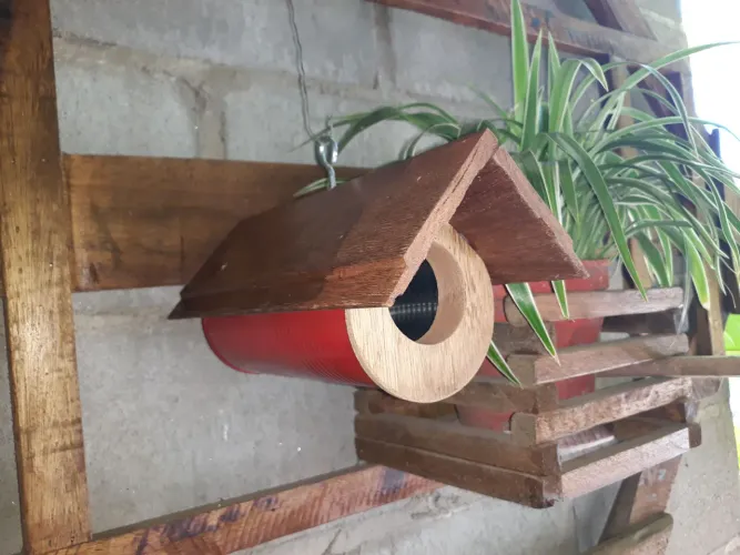 Linda casa de passarinho modelo cilindro.